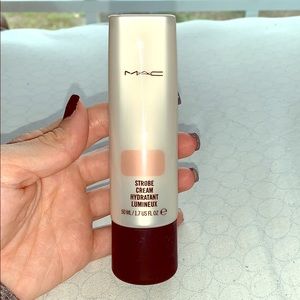 Mac Strobe Cream in Peach Lite